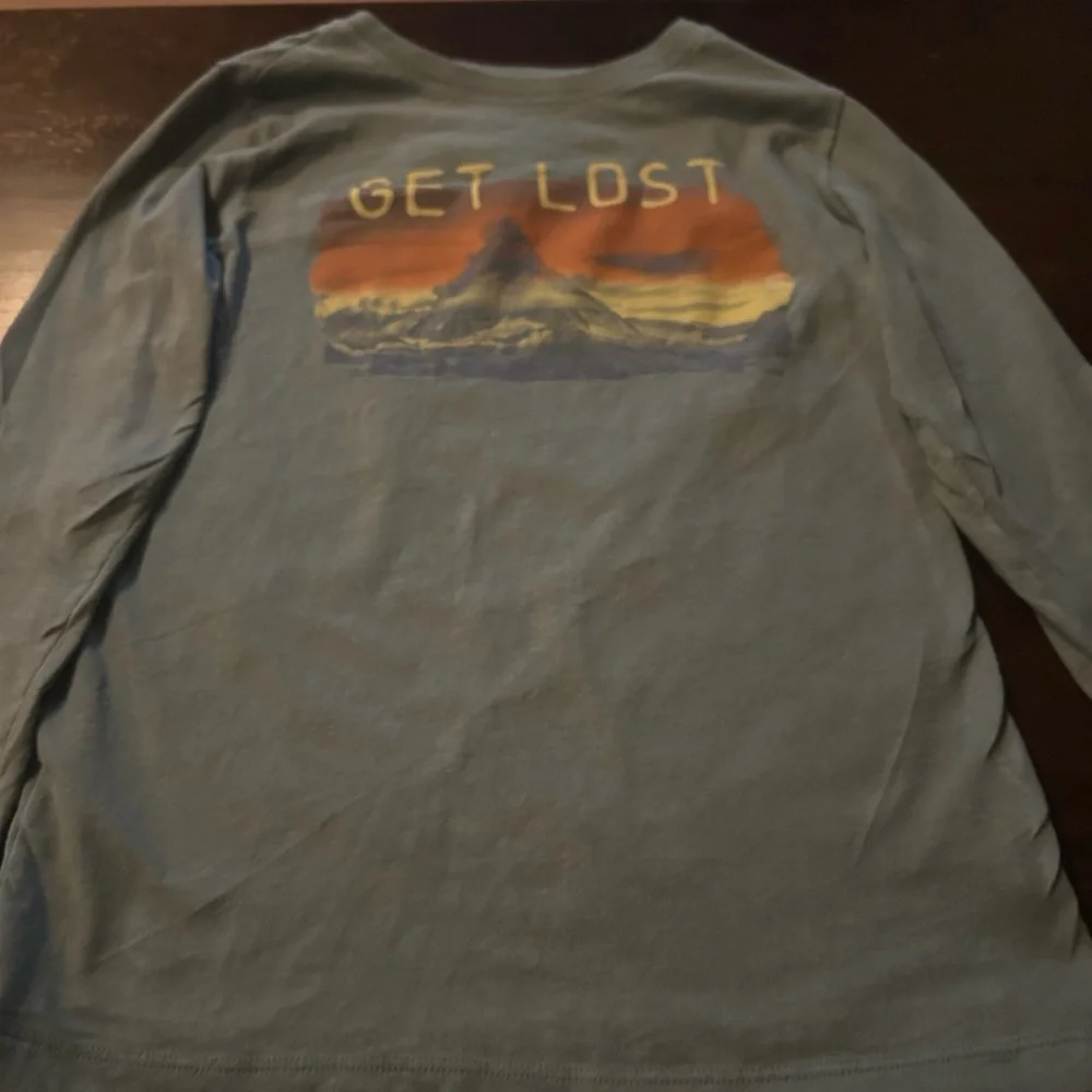 Boys size 7 OshKosh long sleeve tee. - Picture 2 of 2